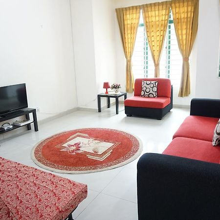 Warisan Indah Homestay Klia 1 Melayu Sahaja Sepang Zewnętrze zdjęcie